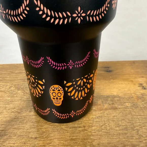 Mardi Gras Stanley 40 oz. w/straw - Picture 3 of 5